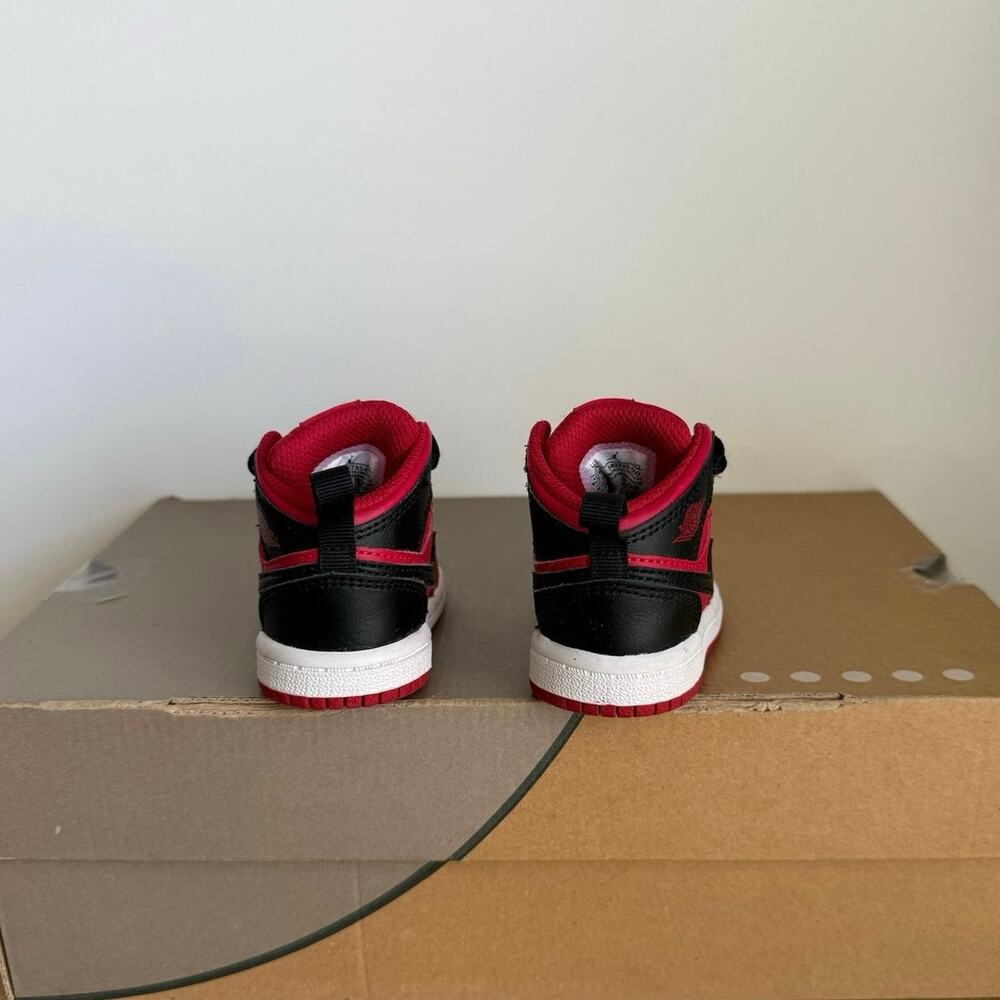 Nike Air Jordan 1 Mid ‘Reverse Bred’ Baby Sneakers- SZ 3 C - Picture 5 of 9